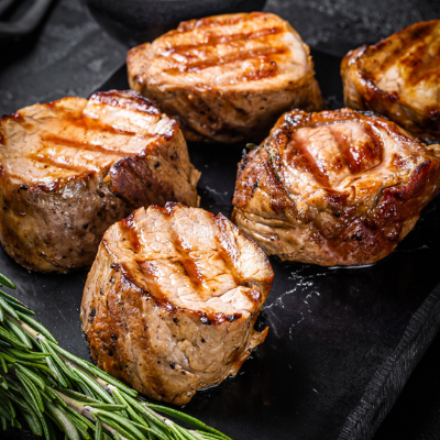 Gemarineerde mignonette van varkenshaasje op grillplaat bij Keurslager Goeminne